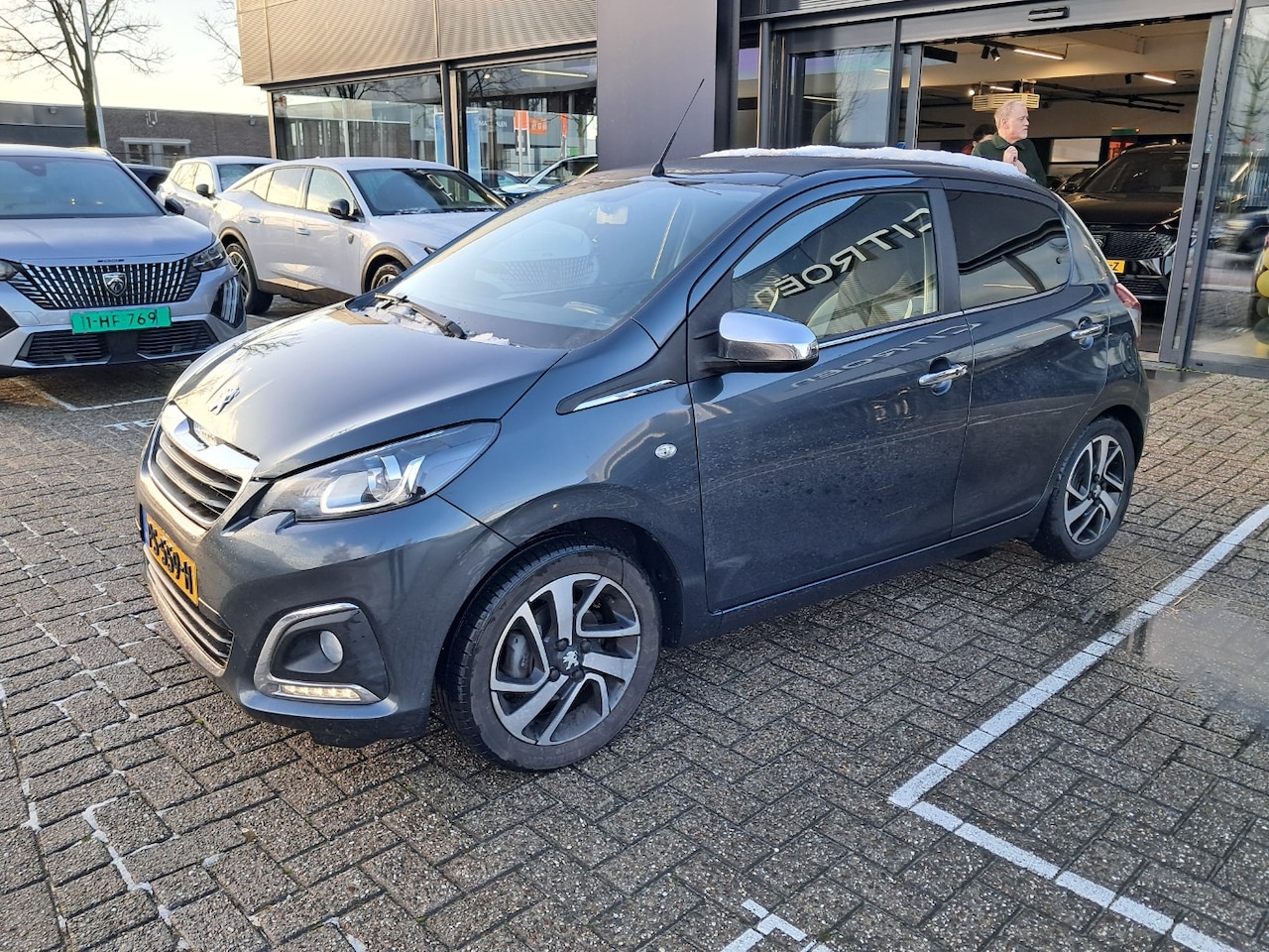 Peugeot 108 - 1.0 e-VTi Allure TOP! Automaat | Navigatie by App | Keyless-Entry | Climate Control | Acht - AutoWereld.nl