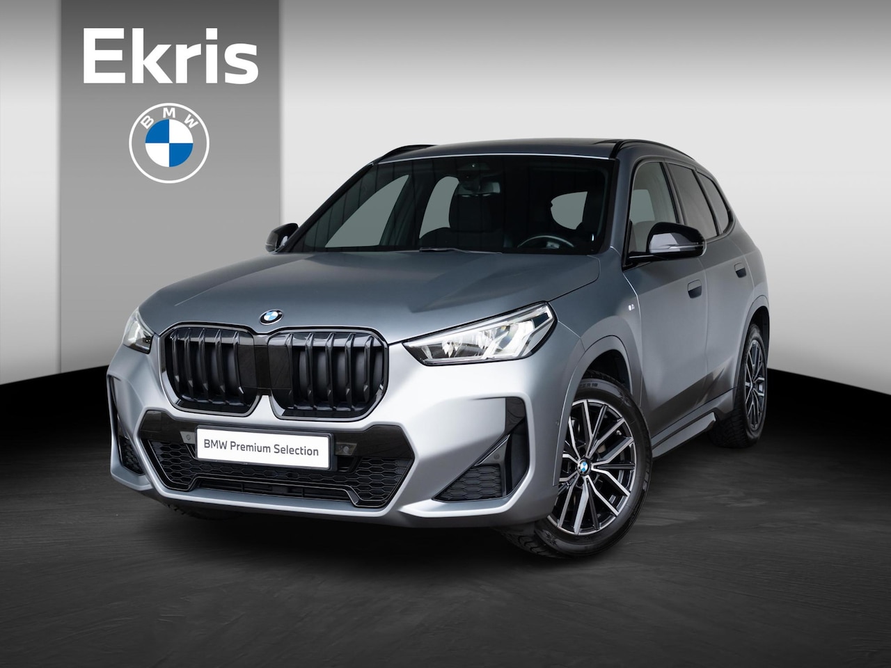 BMW X1 - xDrive23i | M Sportpakket | Travel Pack | Achteruitrijcamera | Panoramadak | Stoelverwarmi - AutoWereld.nl