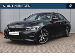 BMW 3-serie - 320i High Executive Automaat / Schuif-kanteldak / Sportstoelen / Achteruitrijcamera / Head