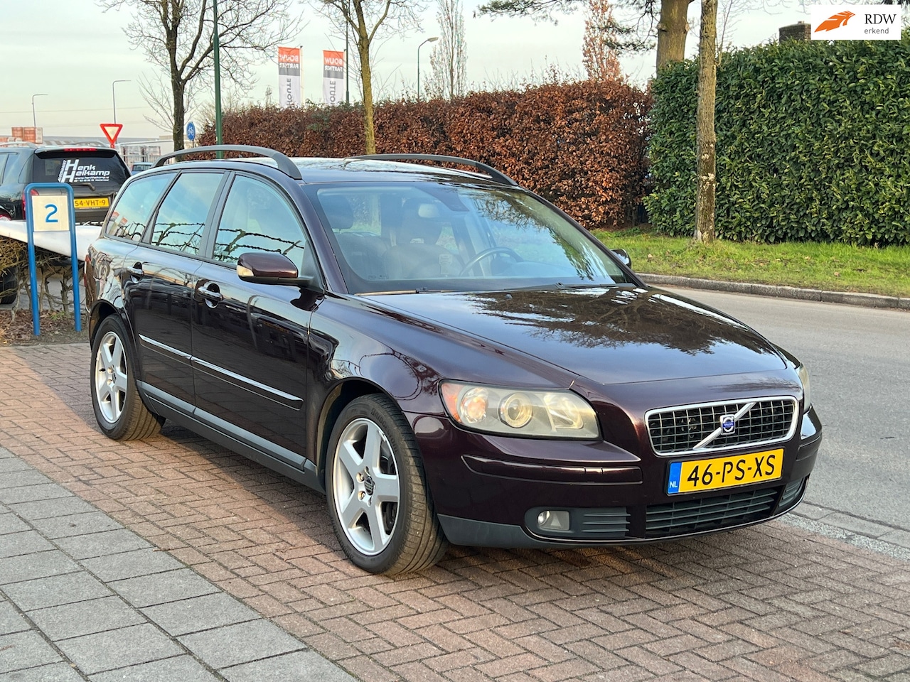 Volvo V50 - 2.5 T5 Momentum *Krachtige 5-cilinder - AutoWereld.nl