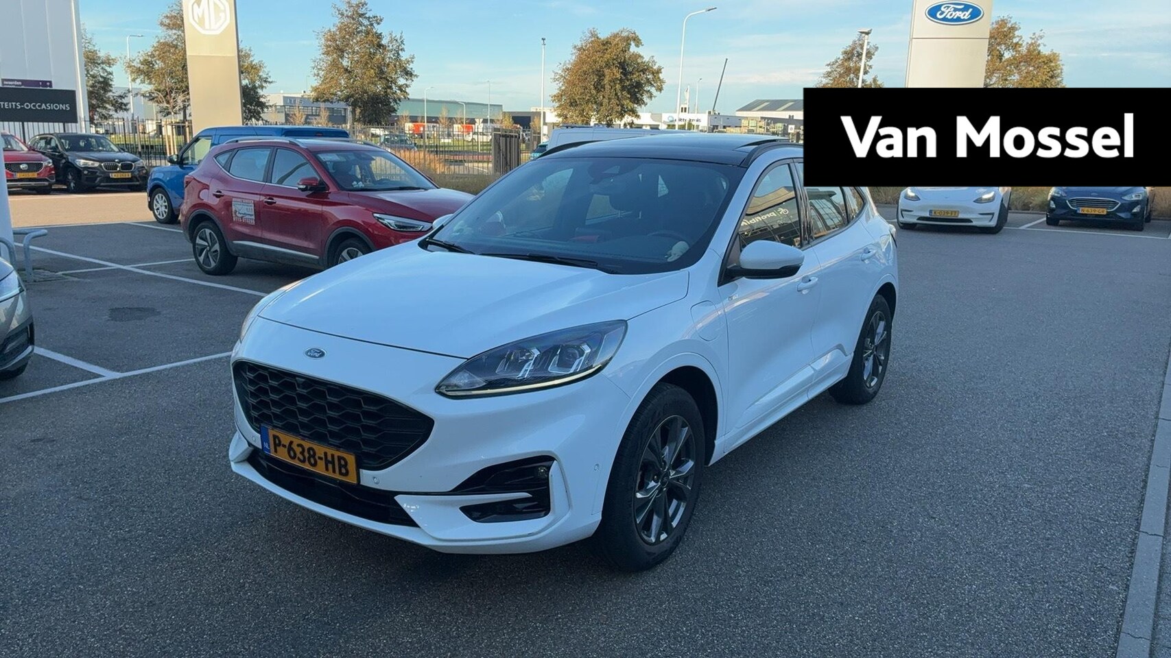 Ford Kuga - 2.5 PHEV ST-Line Panoramadak - adapt. cruise control - El. achterklep - AutoWereld.nl
