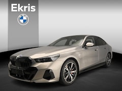 BMW 5-serie - 530e M Sport Edition | M Sportpakket Pro | Innovation Pack | Travel Pack | Panoramadak