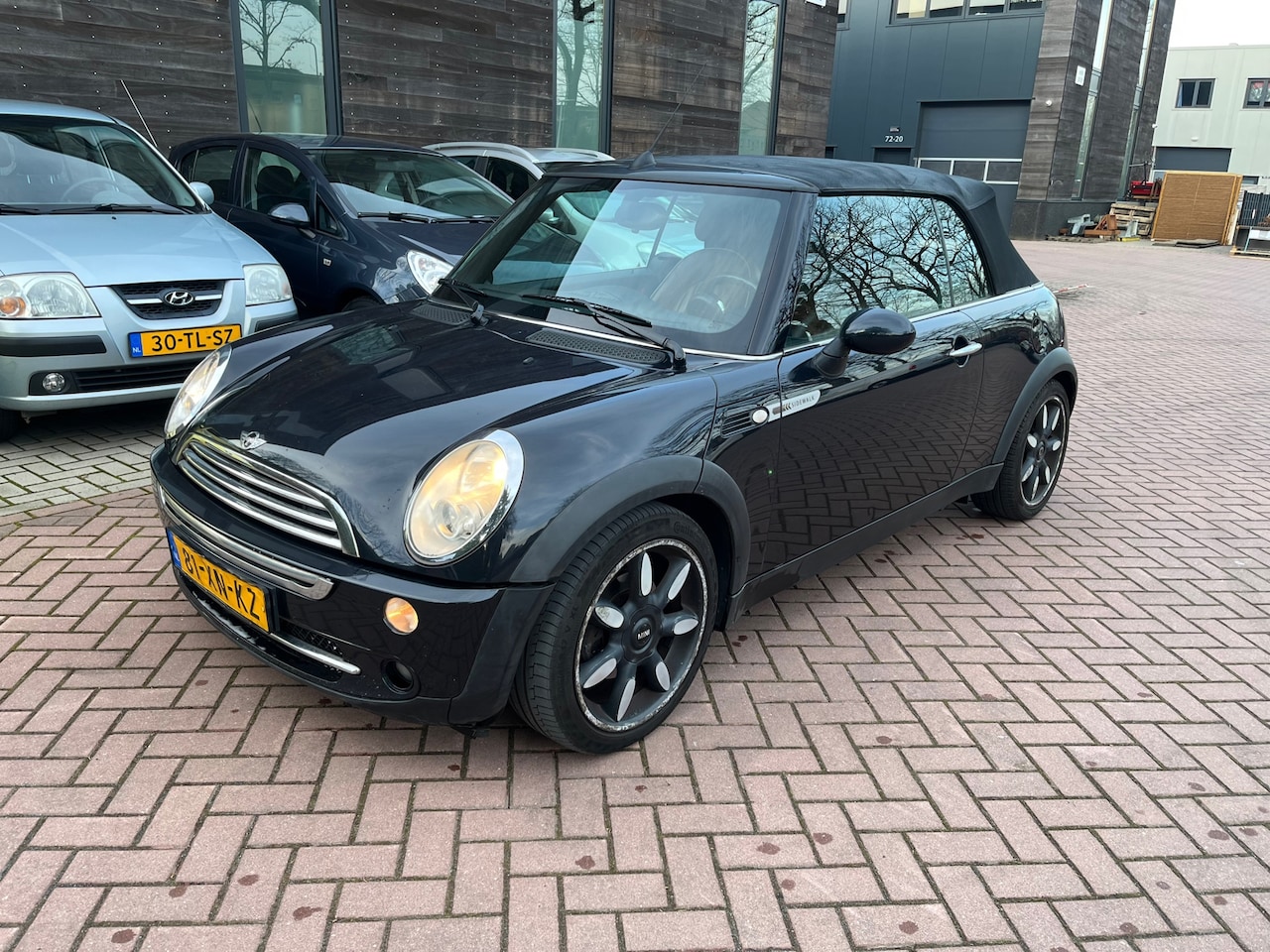 MINI Cabrio - Mini 1.6 One Sidewalk/RIJKLAAR/NAP/BEURT/NETJES ONDERHOUDEN/DIREKT MEE - AutoWereld.nl