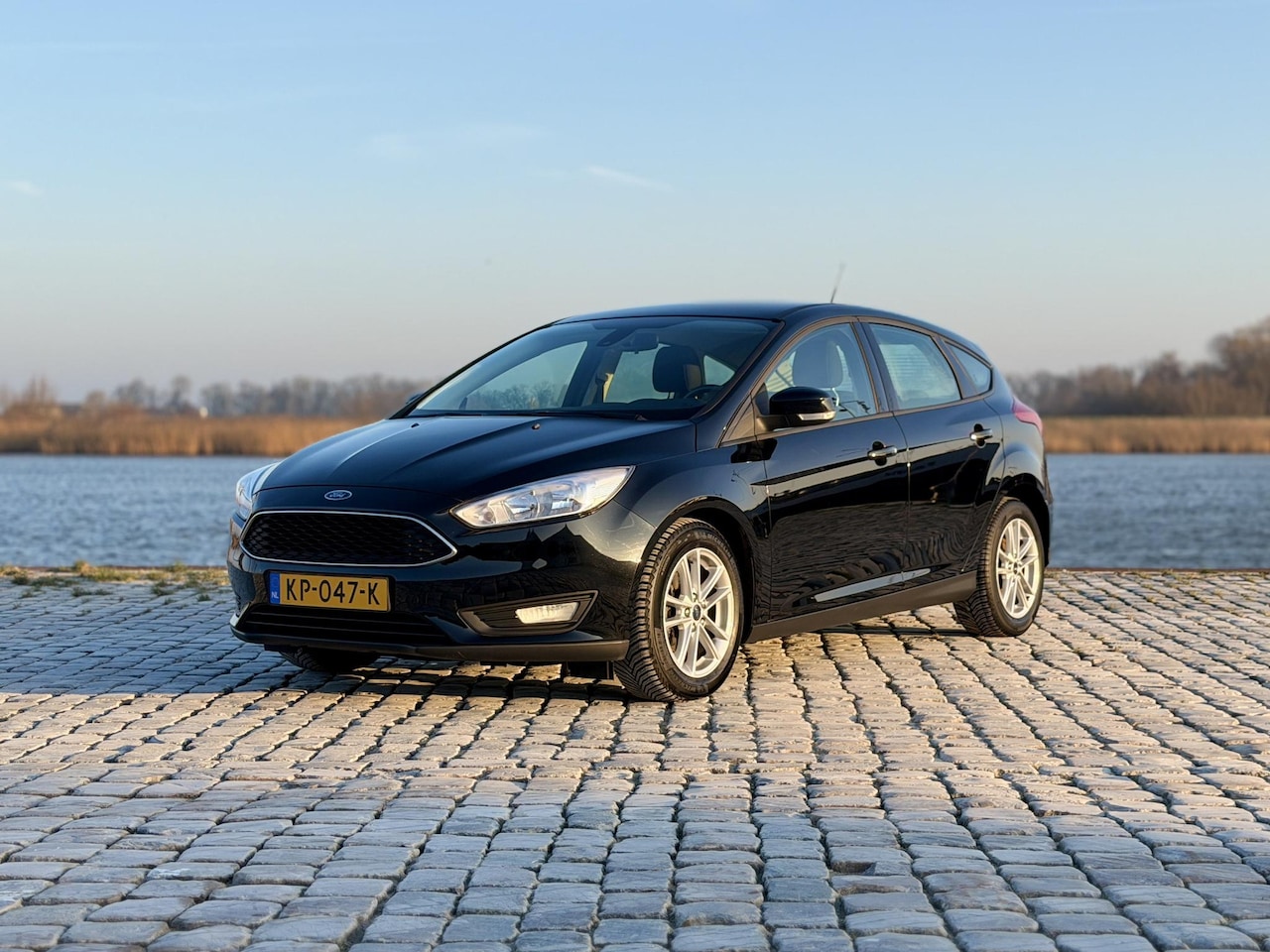 Ford Focus - 1.0 Trend|Cruise|Dealer Onderh.|Airco - AutoWereld.nl