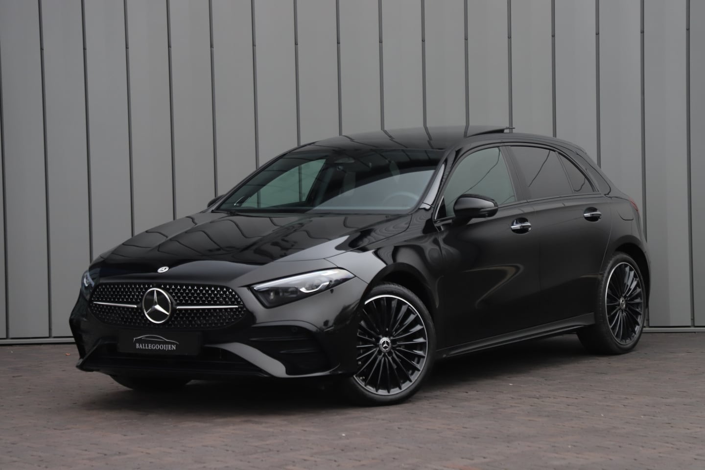 Mercedes-Benz A-klasse - 250e AMG | 218PK | Pano | Keyless-go | Burmester | Memory | Sfeerverlichting | Multibeam | - AutoWereld.nl