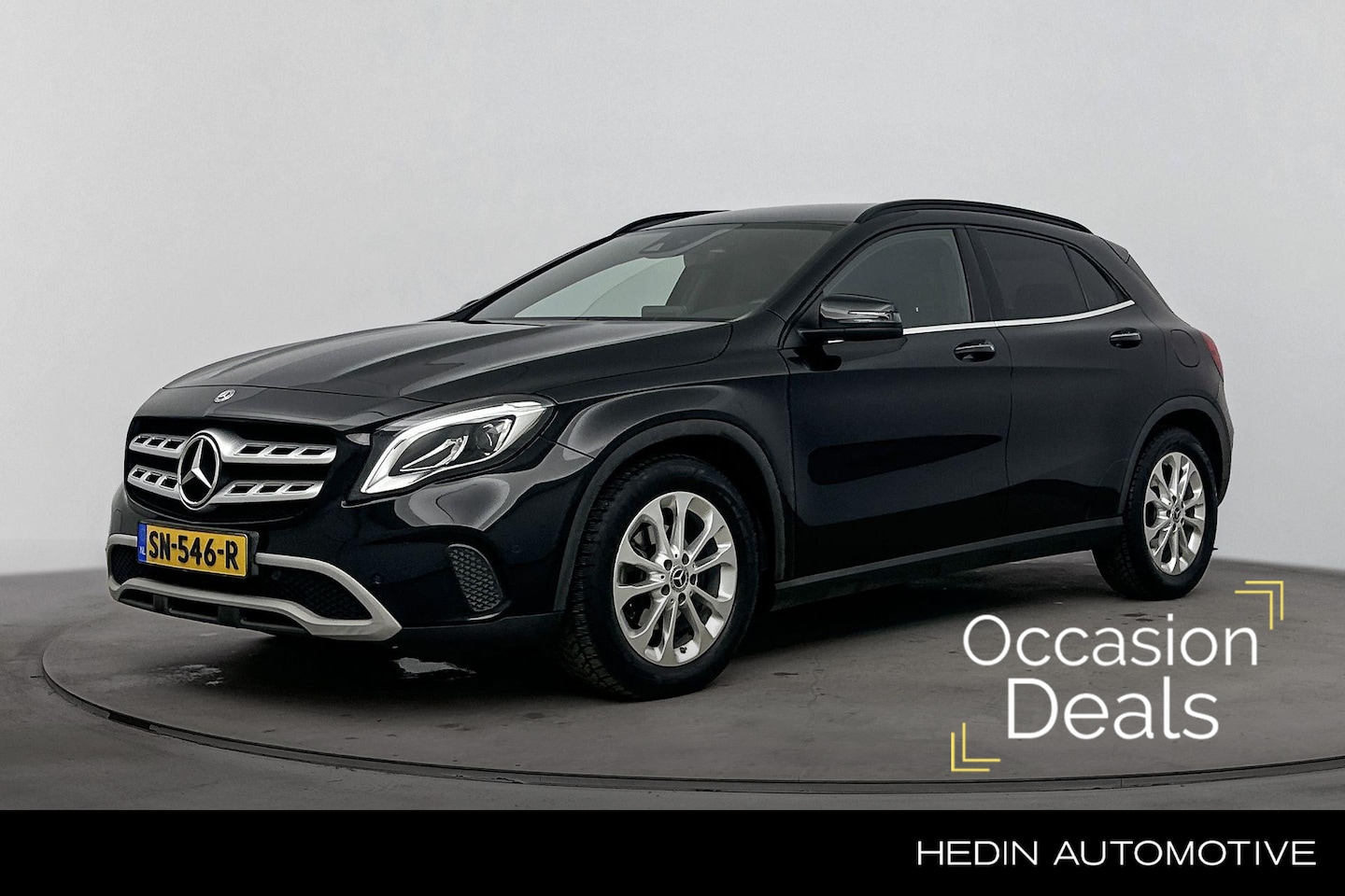 Mercedes-Benz GLA-Klasse - GLA 180 Automaat Business Solution Style Line | Parkpilot met camera | Climate Control | L - AutoWereld.nl