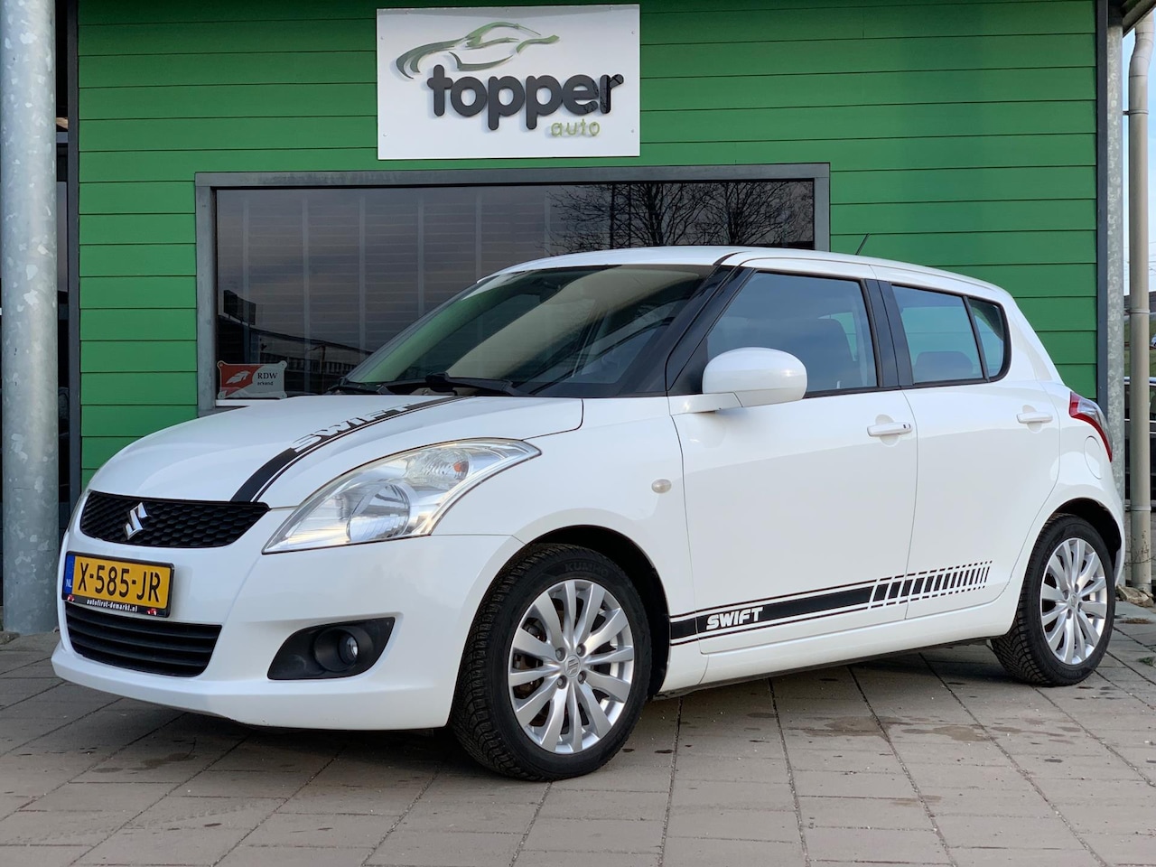 Suzuki Swift - 1.2 Comfort EASSS | Navi | Stoelverwarming | Elekt.Ramen | Airco | - AutoWereld.nl