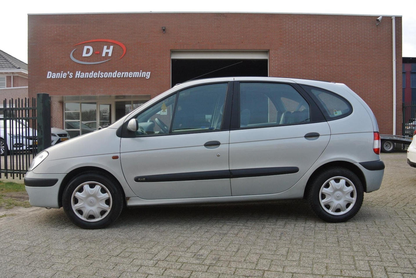 Renault Scénic - 1.6-16V RXE airco automaat nieue apk inruil mogelijk - AutoWereld.nl