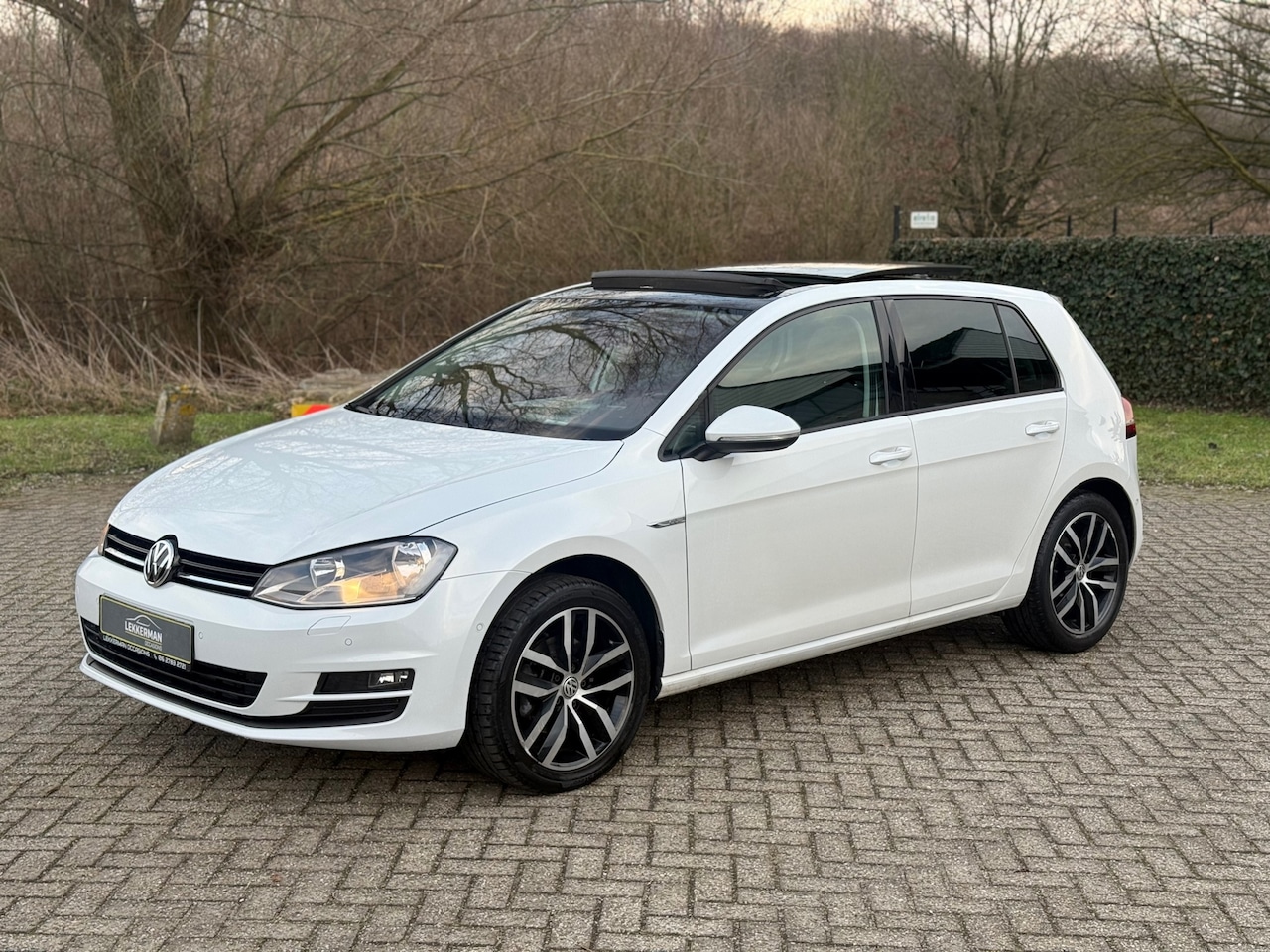 Volkswagen Golf - 1.4 TSI Highline PANO I KEYLESS I PDC I NAVI I ZEER MOOI I VOLL ONDH - AutoWereld.nl