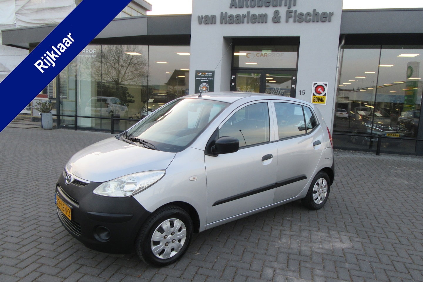 Hyundai i10 - 1.1 Pure 1.1 Pure, 4 seizoenenbanden - AutoWereld.nl