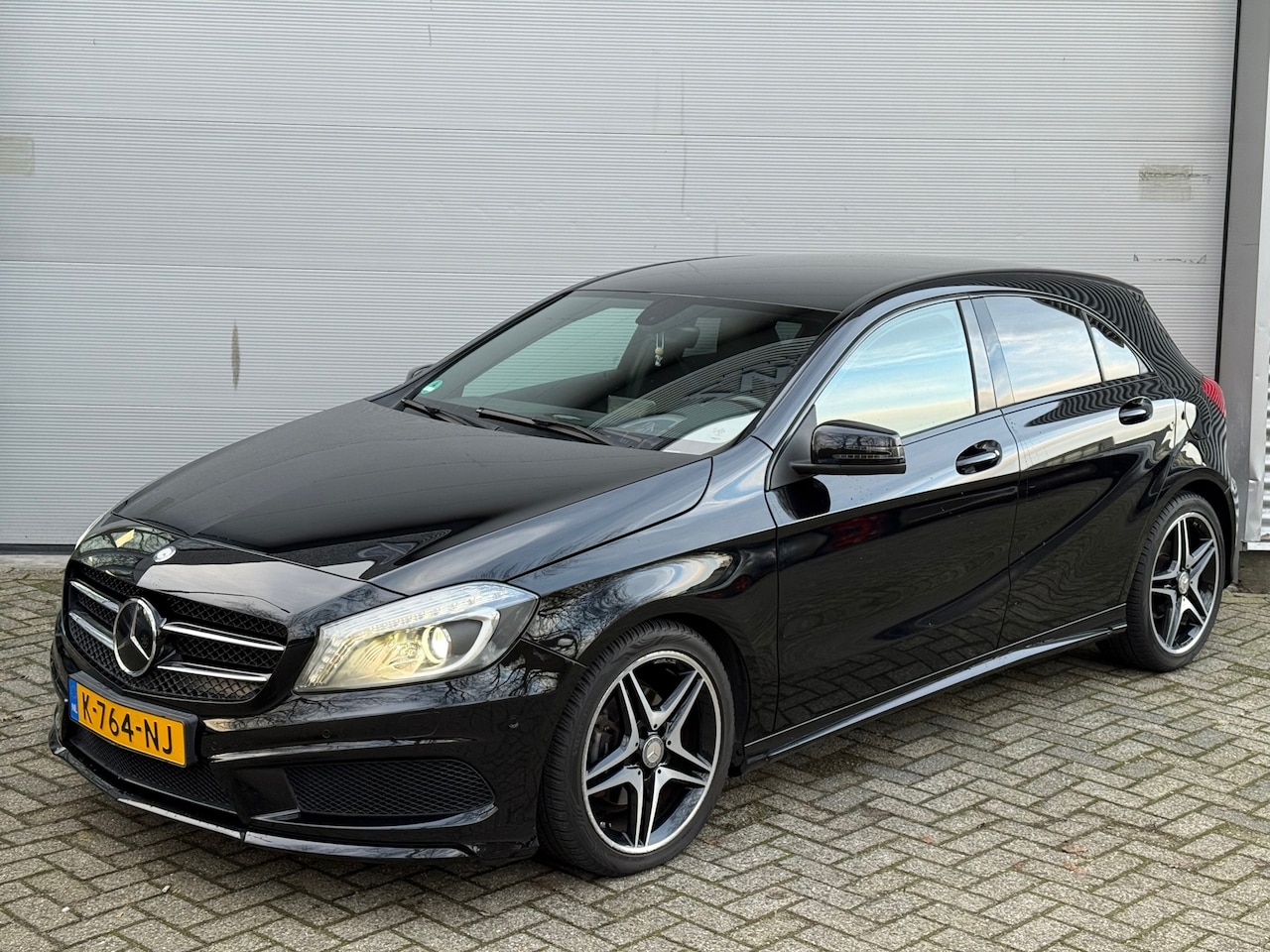 Mercedes-Benz A-klasse - 200 Prestige AMG l Volleder l Climate l Memory l Navi l Xenon l Dealer Onderhouden l - AutoWereld.nl