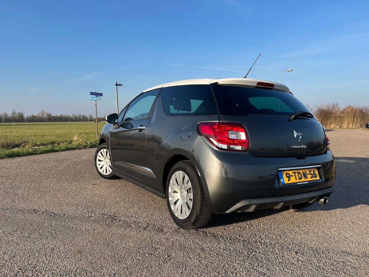 Citroën DS3 - 1.2 e-VTi ETG So Chic | Orig. NL | Automaat | Nwe APK | HiFi - AutoWereld.nl