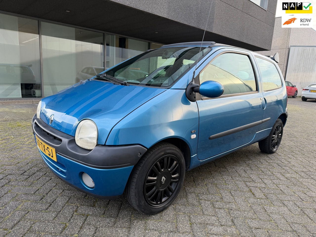 Renault Twingo - 1.2-16V Paris AIRCO BJ 3-2007 APK 3-2026 - AutoWereld.nl