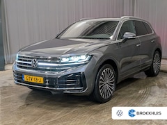 Volkswagen Touareg - 3.0 TSi eHybrid 340 pk 4MOTION Elegance | Luchtvering | Elektrische Panoramadak | Achterui