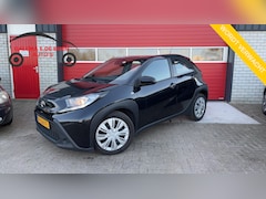 Toyota Aygo X - 1.0 VVT-i MT Play CAMERA / CARPLAY / ADAPTIEVE CRUISE / AIRCO / BLUETOOTH / NL-AUTO