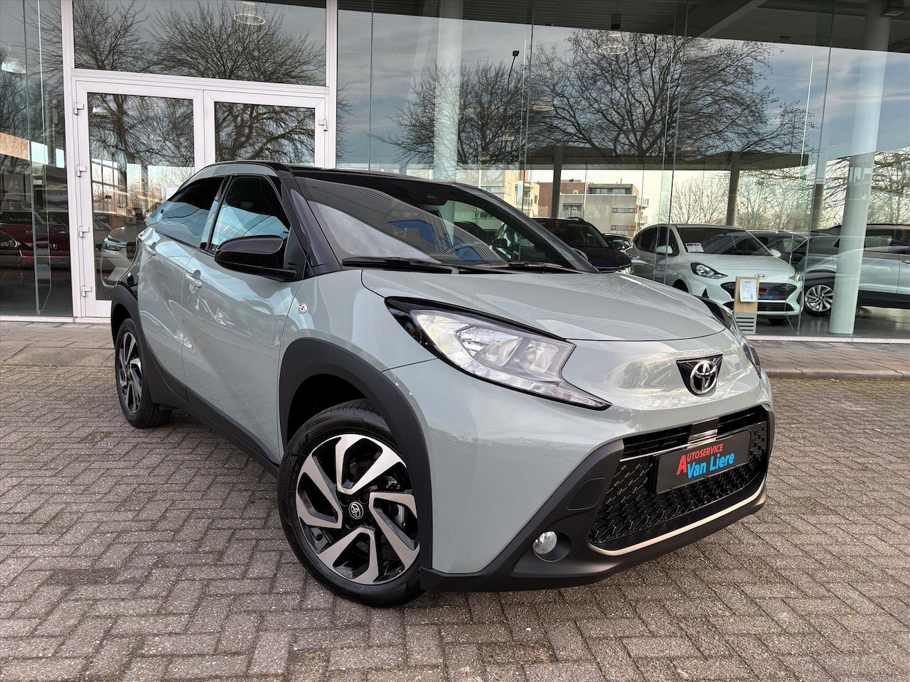 Toyota Aygo X - 1.0 VVT-i MT 72pk Pulse|Bi Tone Stoelverwarming|Carplay|Camera| Rijklaarprijs incl garanti - AutoWereld.nl
