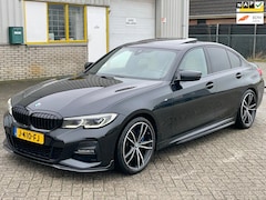 BMW 3-serie - 330i 259 PK AUT Bj 2019 High M-Sport Schuifdak Head-Up Keyless-Go Leder Virtual Display Sf