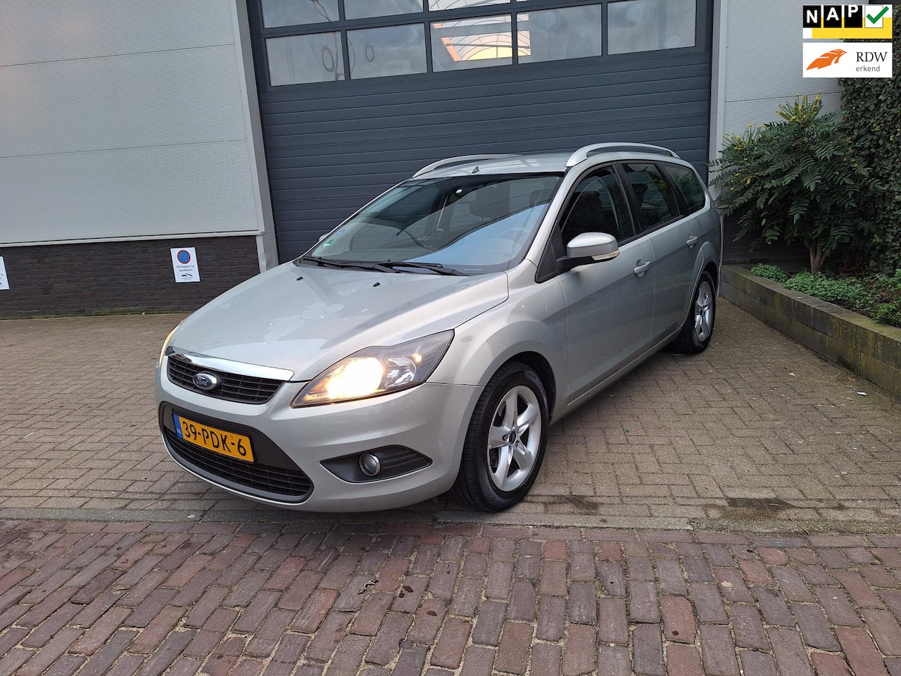 Ford Focus Wagon - | 1.6 Comfort | Airco | Bluetooth | Navigatie | - AutoWereld.nl