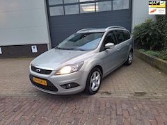 Ford Focus Wagon - | 1.6 Comfort | Airco | Bluetooth | Navigatie |