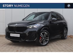 BMW X1 - xDrive25e M Sport Automaat / Panoramadak / Trekhaak / Sportstoelen / M Adaptief onderstel