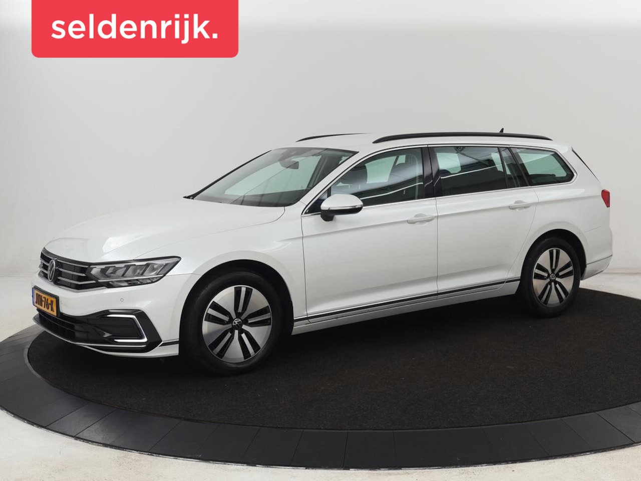 Volkswagen Passat - 1.4 TSI PHEV GTE | Stoelverwarming | Virtual Cockpit | Adaptive cruise | Massage | Matrix - AutoWereld.nl