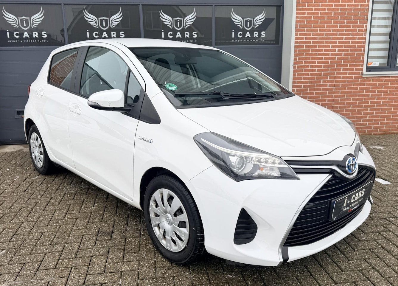 Toyota Yaris - 1.5 Hybrid Navigatie Camera 2e eigenaar - AutoWereld.nl