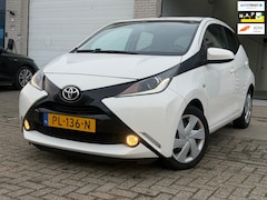 Toyota Aygo - 1.0 VVT-i x-play/ 5drs/ nap/ 1e EIG/ dealeronderhouden/ 1jaar apk/ incl btw/ volle opties