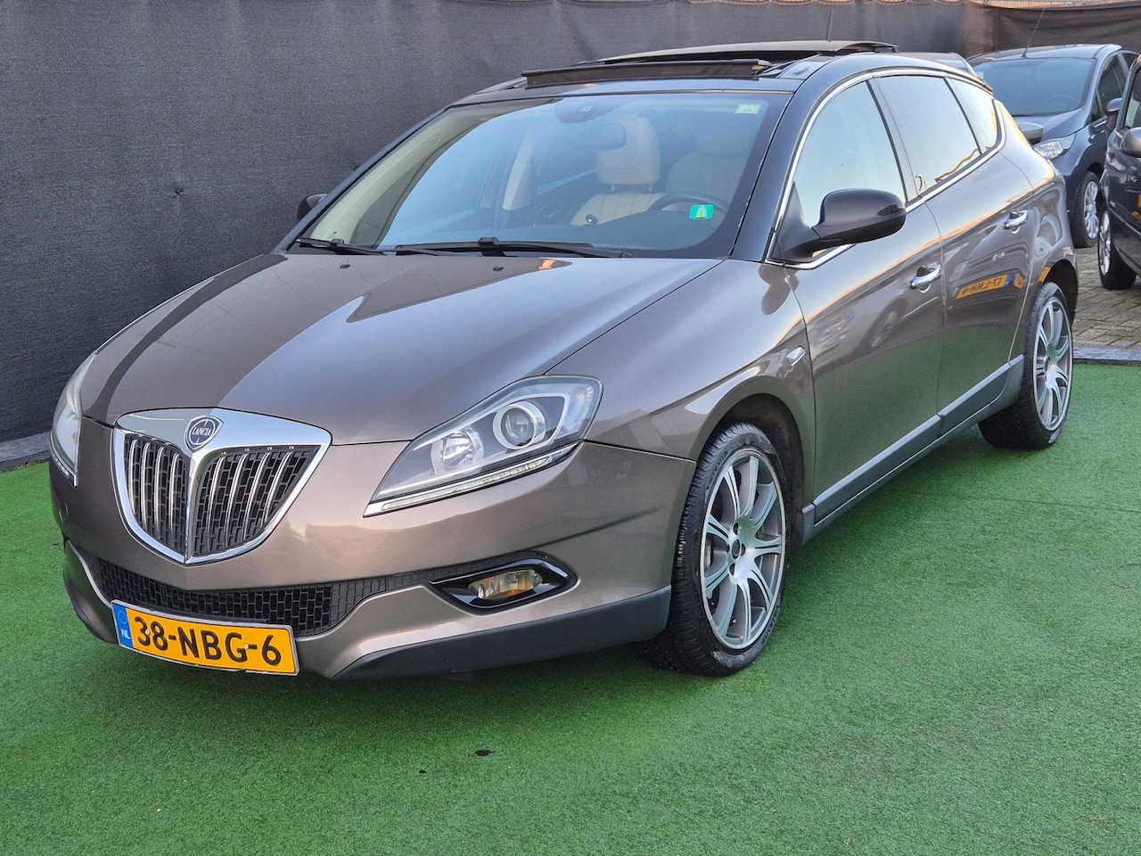 Lancia Delta - 1.8-16V Di Platino AUTOMAAT DAK ! - AutoWereld.nl