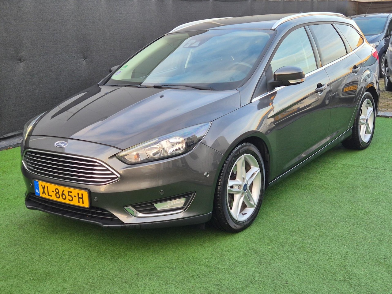 Ford Focus Wagon - 1.5 Titanium 1e eig NAVI! - AutoWereld.nl