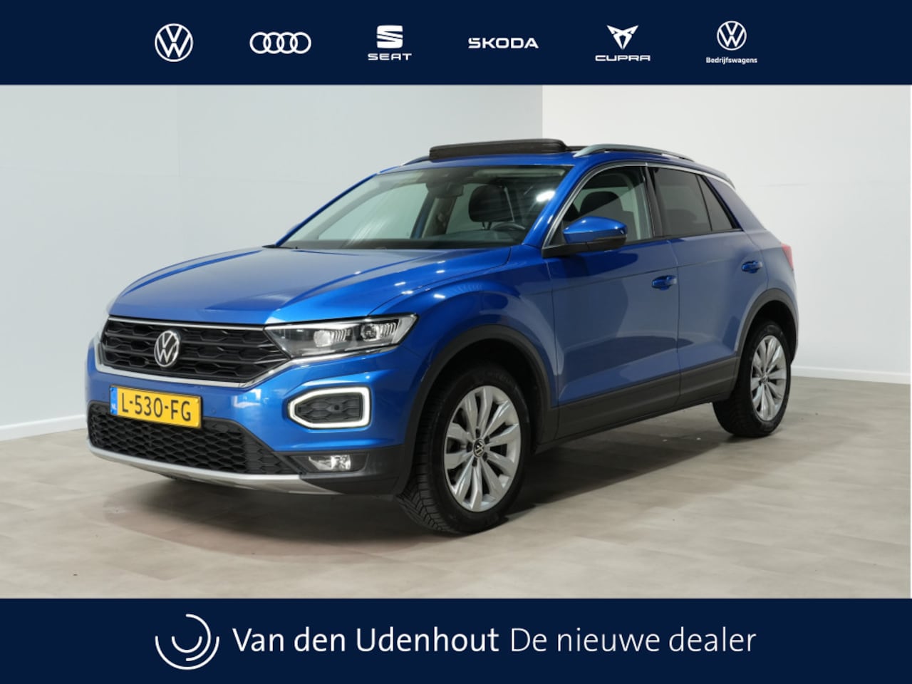 Volkswagen T-Roc - 1.5 TSI 150pk DSG Style Panorama Trekhaak Navigatie Keyless Camera 211 - AutoWereld.nl