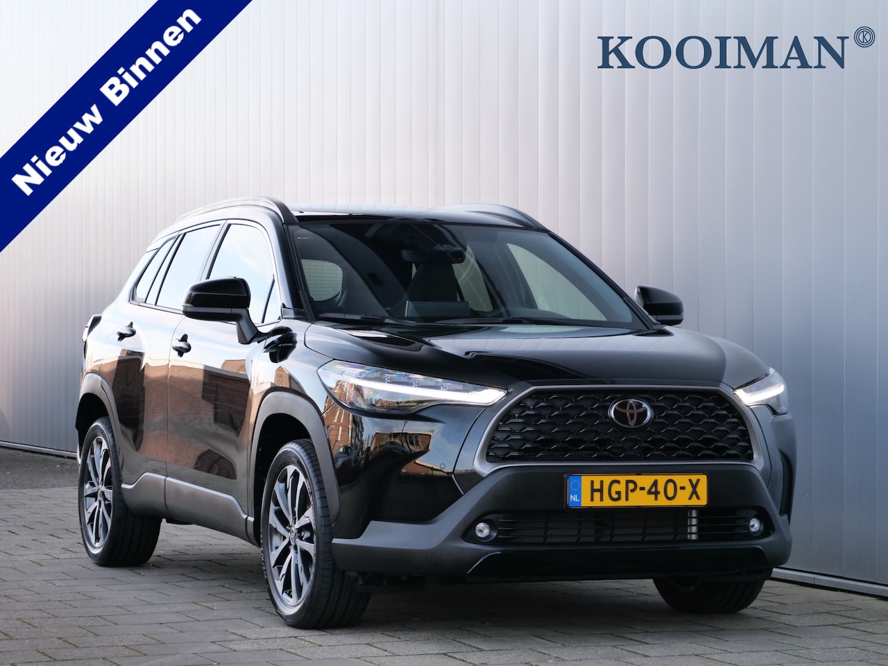 Toyota Corolla Cross - 1.8 High Power Hybrid 140pk CVT Navigatie / Pano-Dak / DAB / Apple Carplay / Winterpakket - AutoWereld.nl