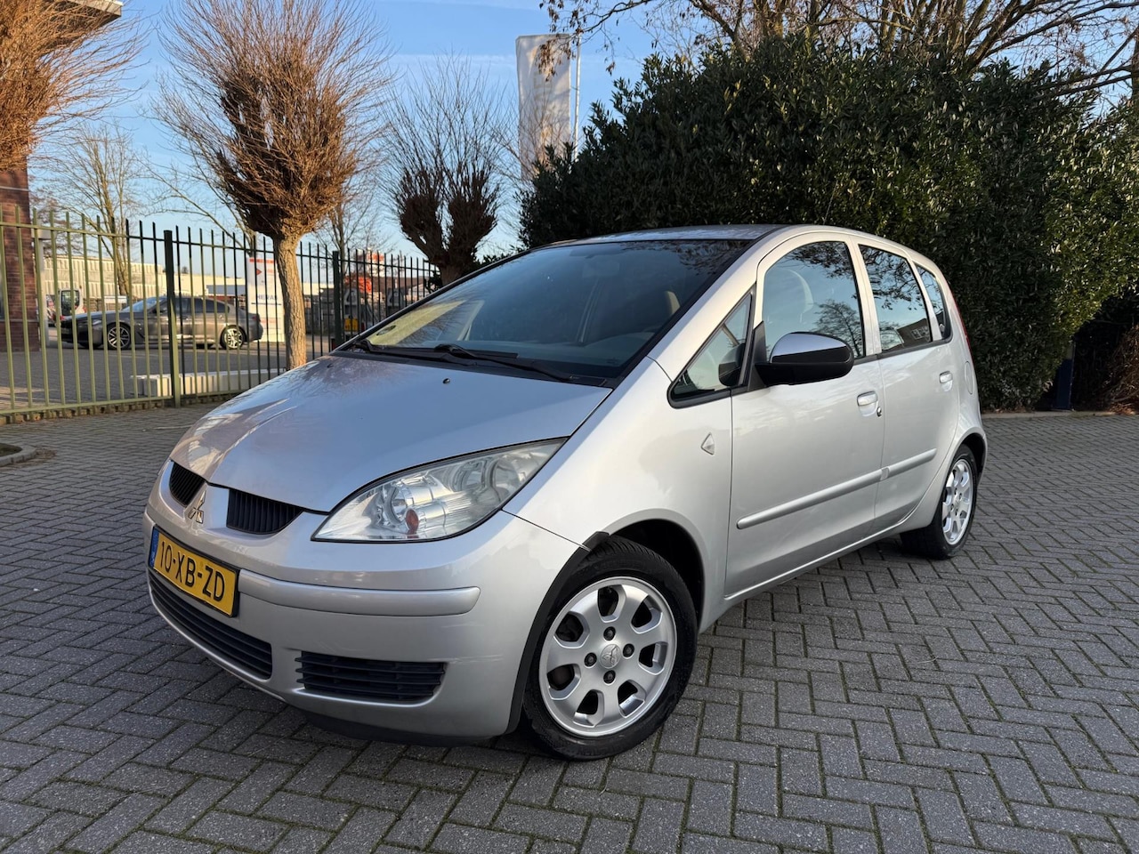 Mitsubishi Colt - 1.3 Invite, AIRCO, LM-velgen 15"& all-season banden, Trekhaak, NAP - AutoWereld.nl
