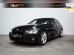 BMW 3-serie - 318i M Sport *Apple CarPlay* NAP*Alcantara