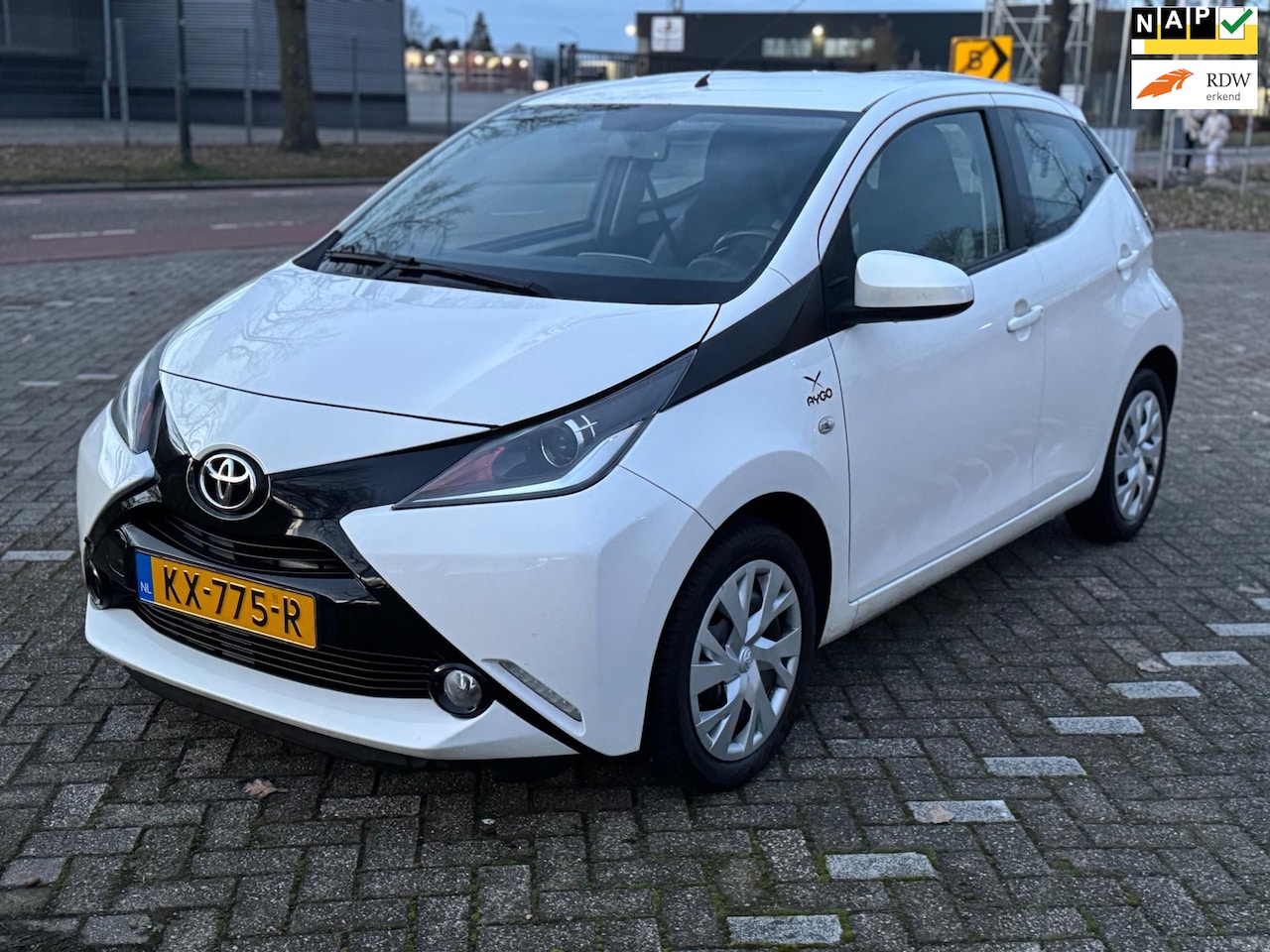 Toyota Aygo - 1.0 VVT-i x-play/Dealer Onderh./RIJKLAAR - AutoWereld.nl