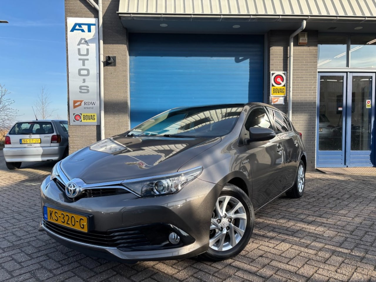 Toyota Auris - 1.8 HYBRID BUS. PLUS - AutoWereld.nl
