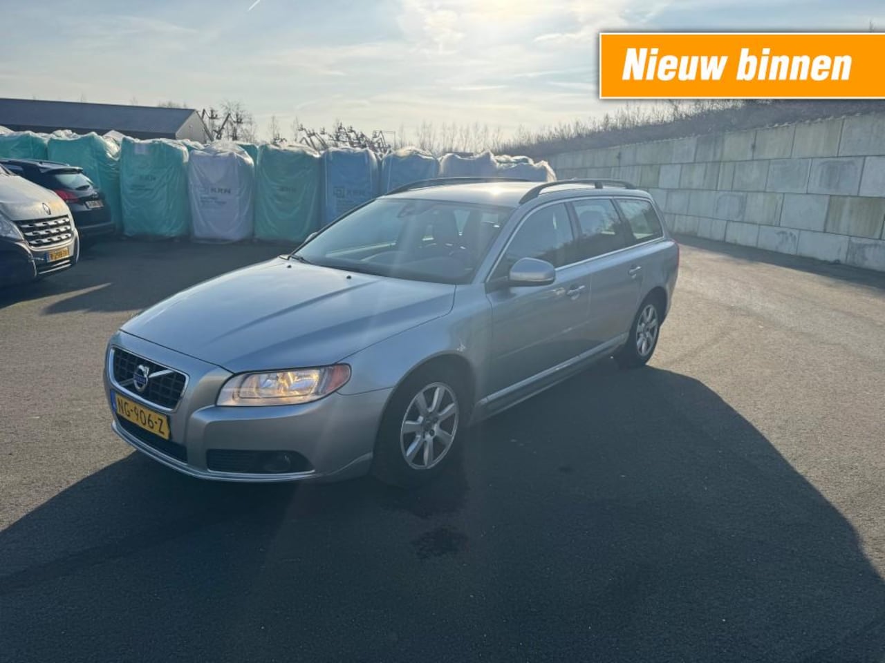Volvo V70 - D2 MOMENTUM / NAVIGATIE / MEENEEM/EXPORTPRIJS - AutoWereld.nl