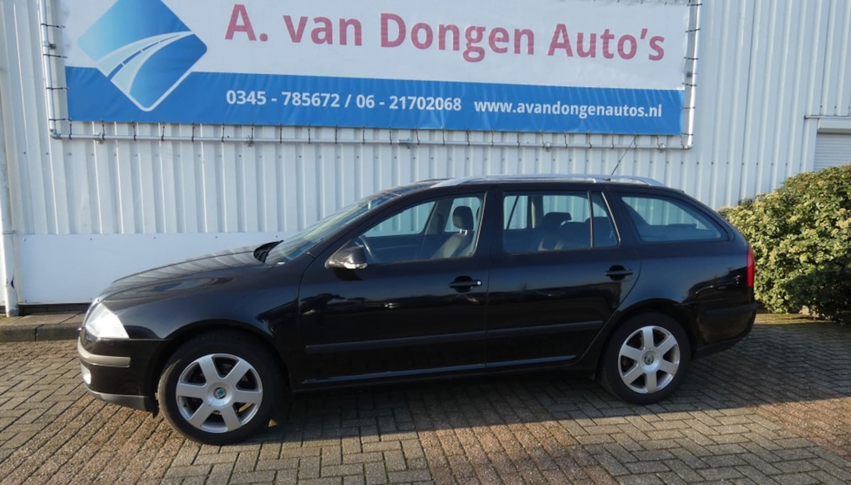 Skoda Octavia - 1.6 FSI Elegance 1.6 FSI ELEGANCE,Xenon,Navi,Bltooth,Cruise,PDC - AutoWereld.nl