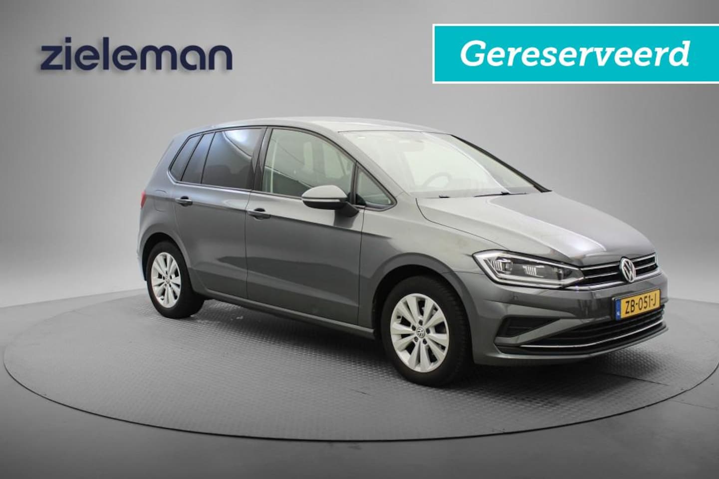 Volkswagen Golf Sportsvan - 1.0 TSI Comfrotline Automaat - Navi, Camera, Cruise, Clima, GERESERVEERD!!! - AutoWereld.nl