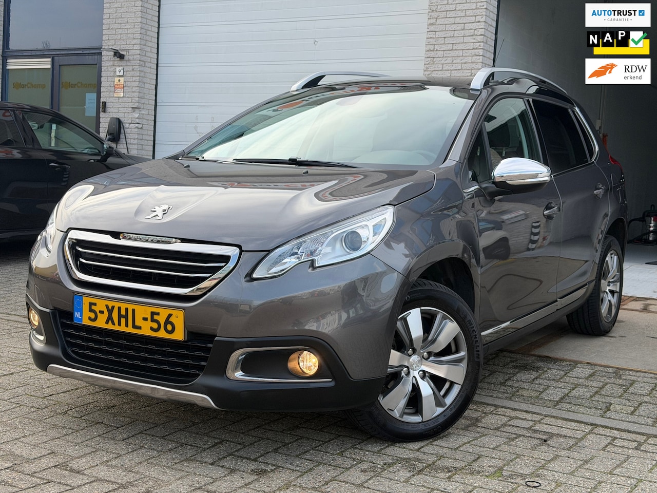Peugeot 2008 - 1.2 VTi Blue Lease Executive/ AUTOMAAT/ nap/ 2e EIG/ dealeronderhouden/ 1jaar apk/ volle o - AutoWereld.nl