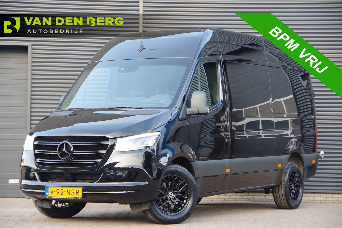 Mercedes-Benz Sprinter - 316 2.2 CDI L2H2 AUT. LED, 3.5T TREKHAAK, ADAPT. CRUISE, MBUX 10'', STANDKACHEL, CAMERA, C - AutoWereld.nl