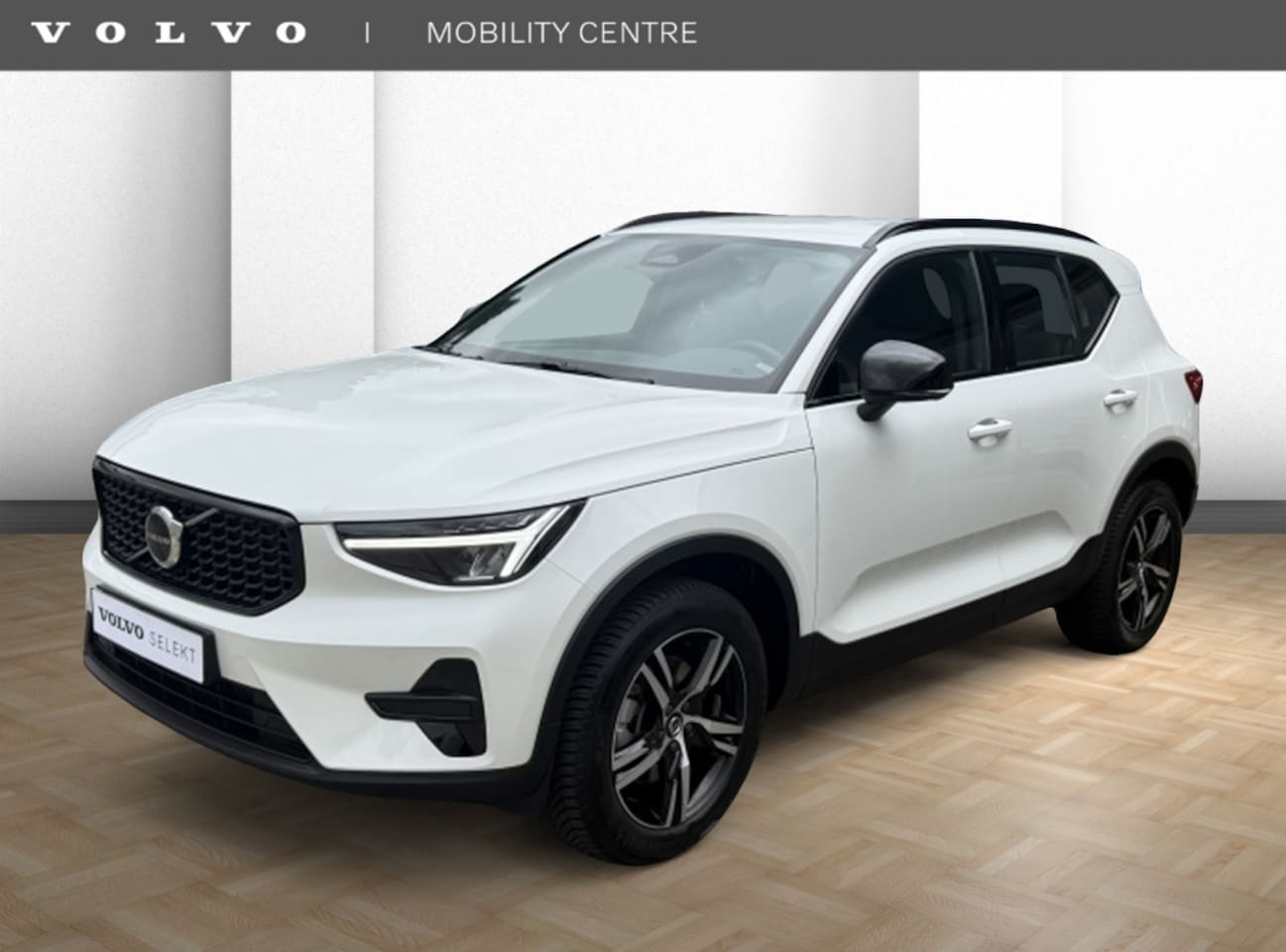 Volvo XC40 - B4 Plus Dark | Trekhaak | Harman Kardon Audio - AutoWereld.nl