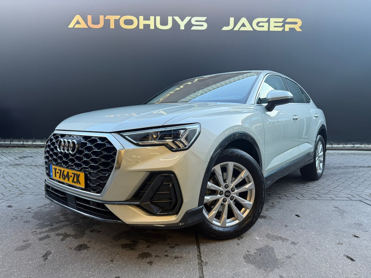 Audi Q3 Sportback - 35 TFSI Advanced Edition Trekhaak Dodehoek S.Verwarming - AutoWereld.nl