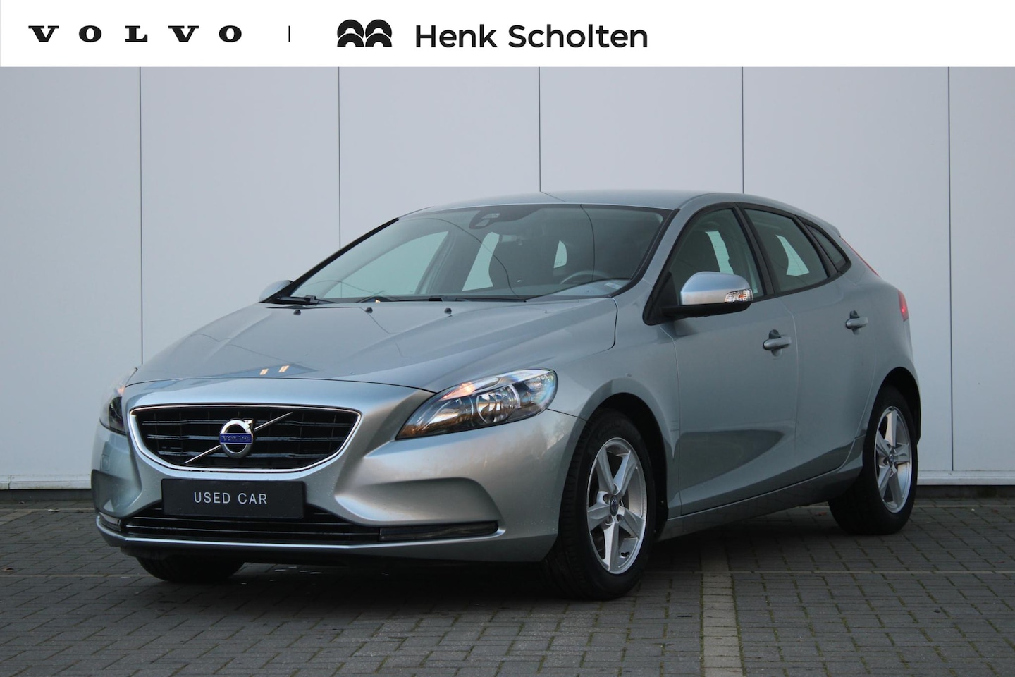 Volvo V40 - T2 122PK Kinetic | Trekhaak | Cruise Control | Climate Control | Navigatie | Park Assist a - AutoWereld.nl