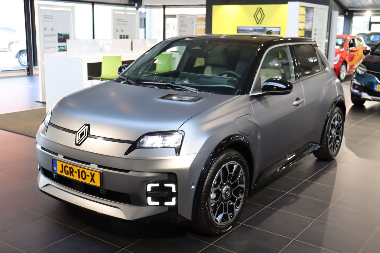 Renault 5 - comfort range Roland-Garros 52 kWh comfort range Roland-Garros 52 kWh - AutoWereld.nl