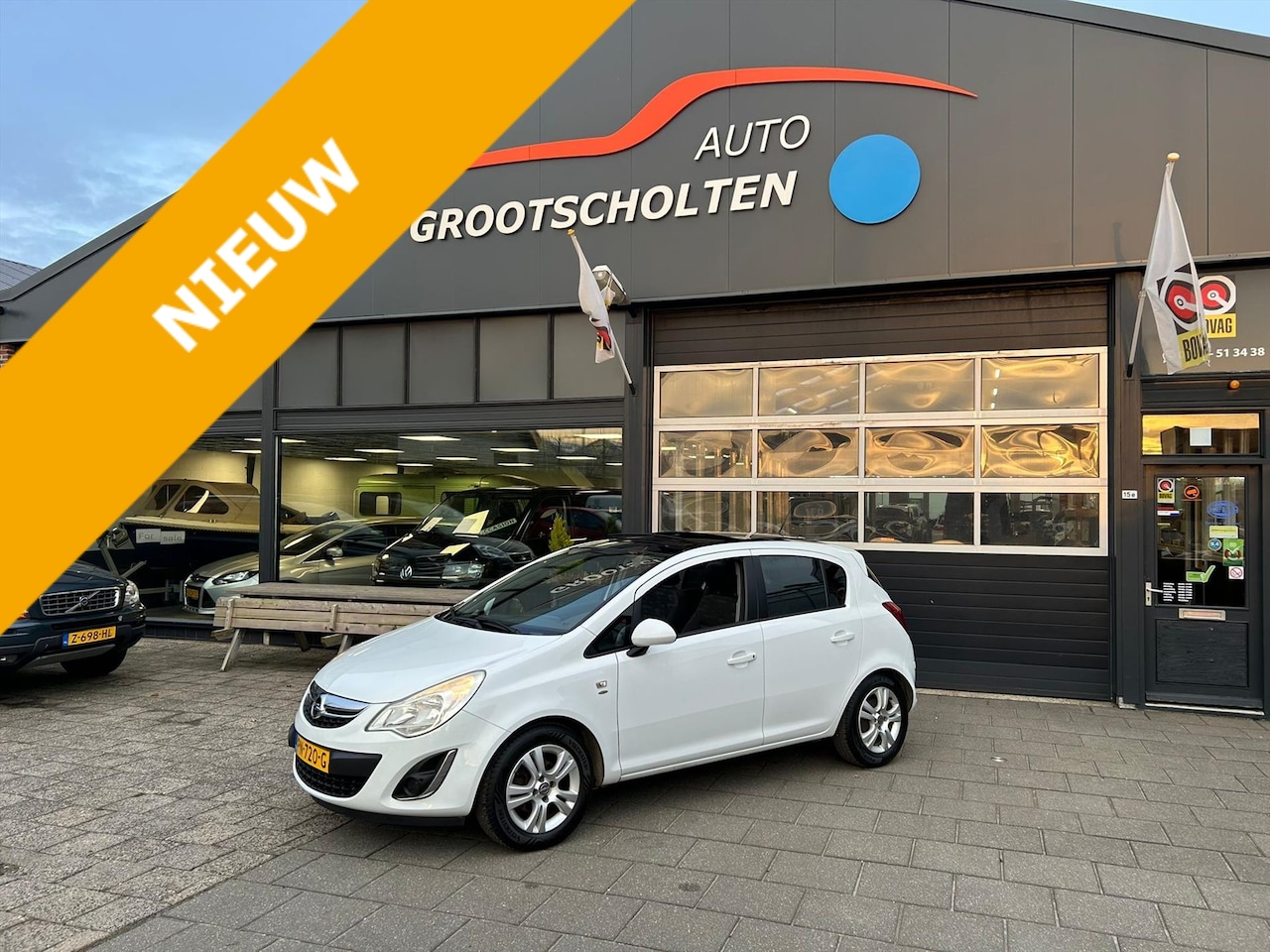 Opel Corsa - 1.2 ecoFLEX 70pk 5d Selection pano dak - AutoWereld.nl