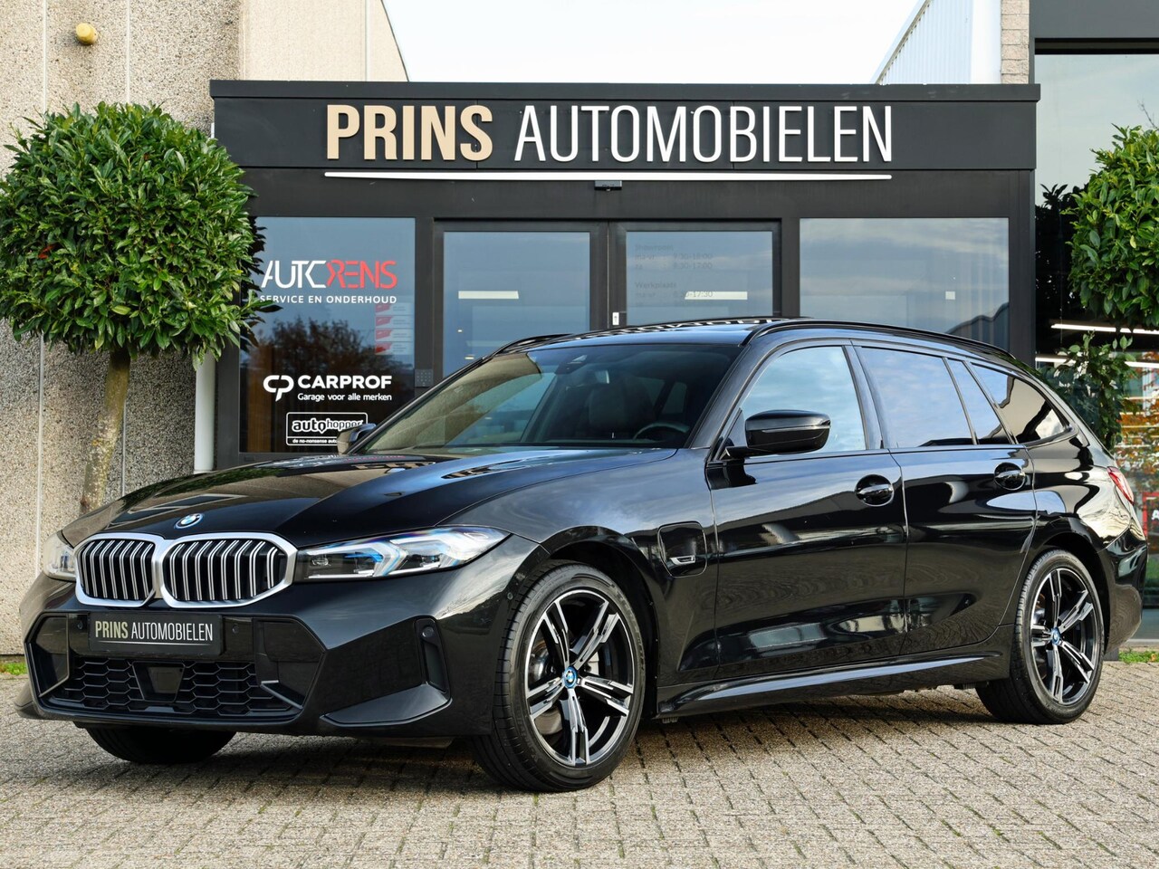 BMW 3-serie Touring - 330e M-Sport|Pano|Headup|Keyless|Laser - AutoWereld.nl