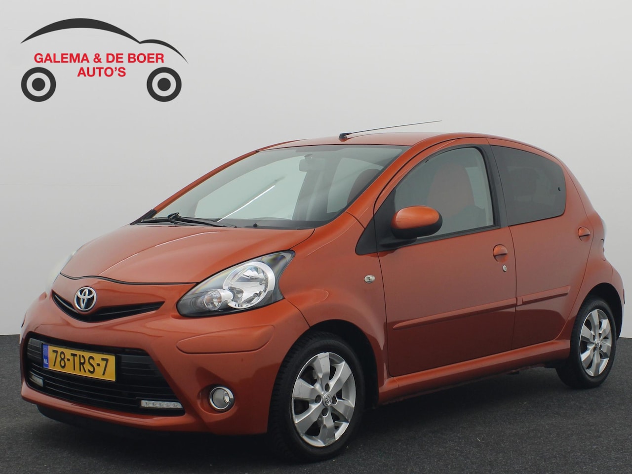 Toyota Aygo - 1.0 VVT-i Dynamic Orange AIRCO / ELEK RAMEN / BLUETOOTH / NL-AUTO - AutoWereld.nl