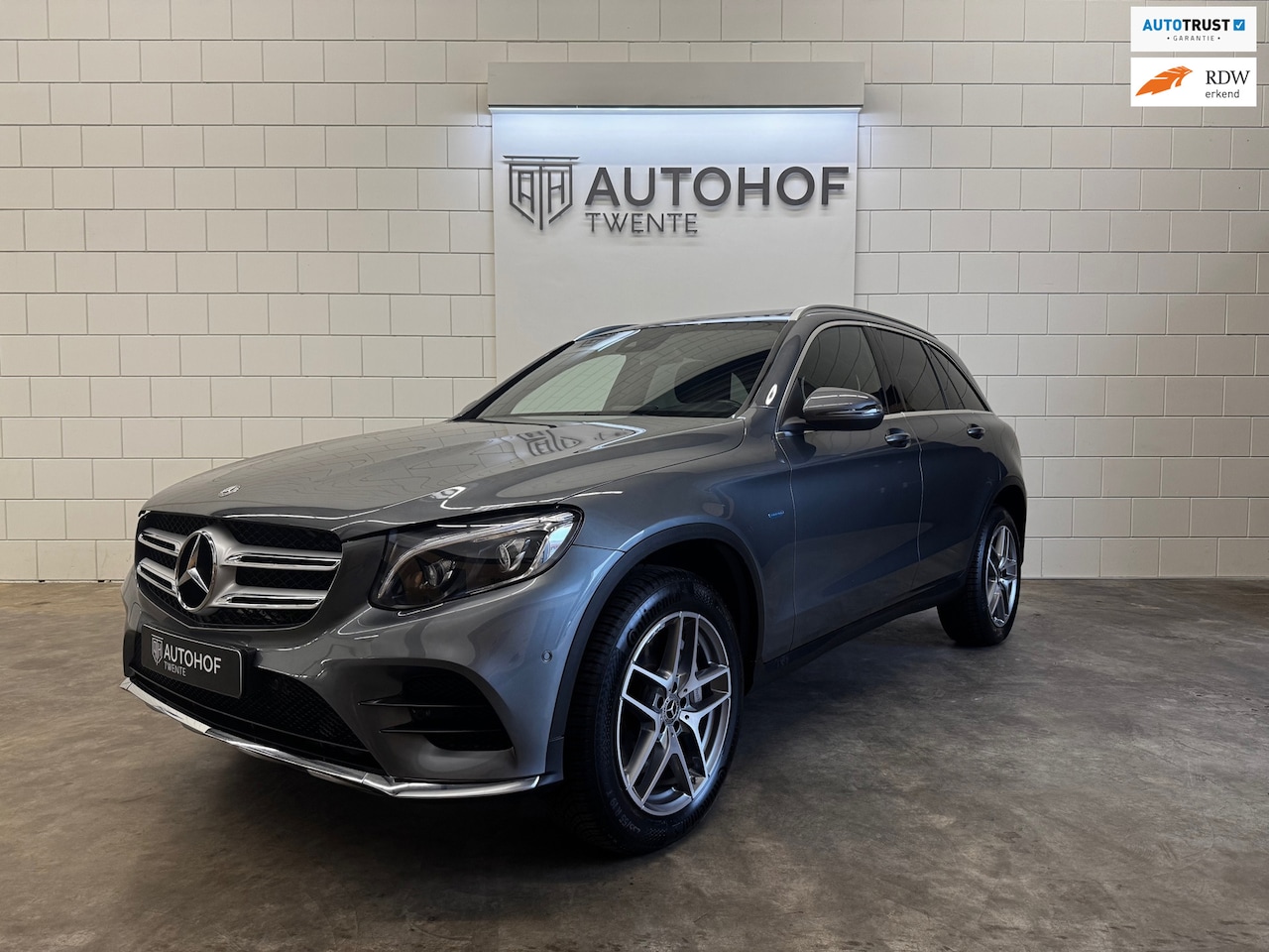 Mercedes-Benz GLC-klasse - 350e 4MATIC AMG Premium Plus 320 PK PHEV |PANO|CAMERA|DEALER OH|GARANTIE - AutoWereld.nl