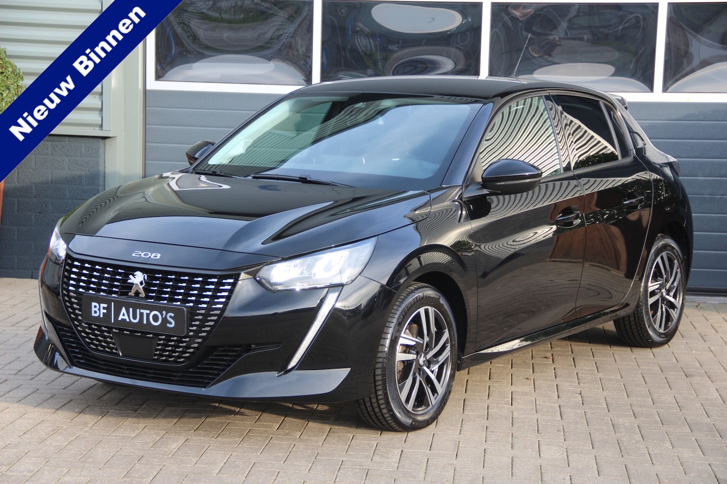 Peugeot 208 - 1.2 PureTech Allure Pack Aut 100Pk 1e Eigenaar | |Keyless Go | LED | Navi | ACC | Camera | - AutoWereld.nl