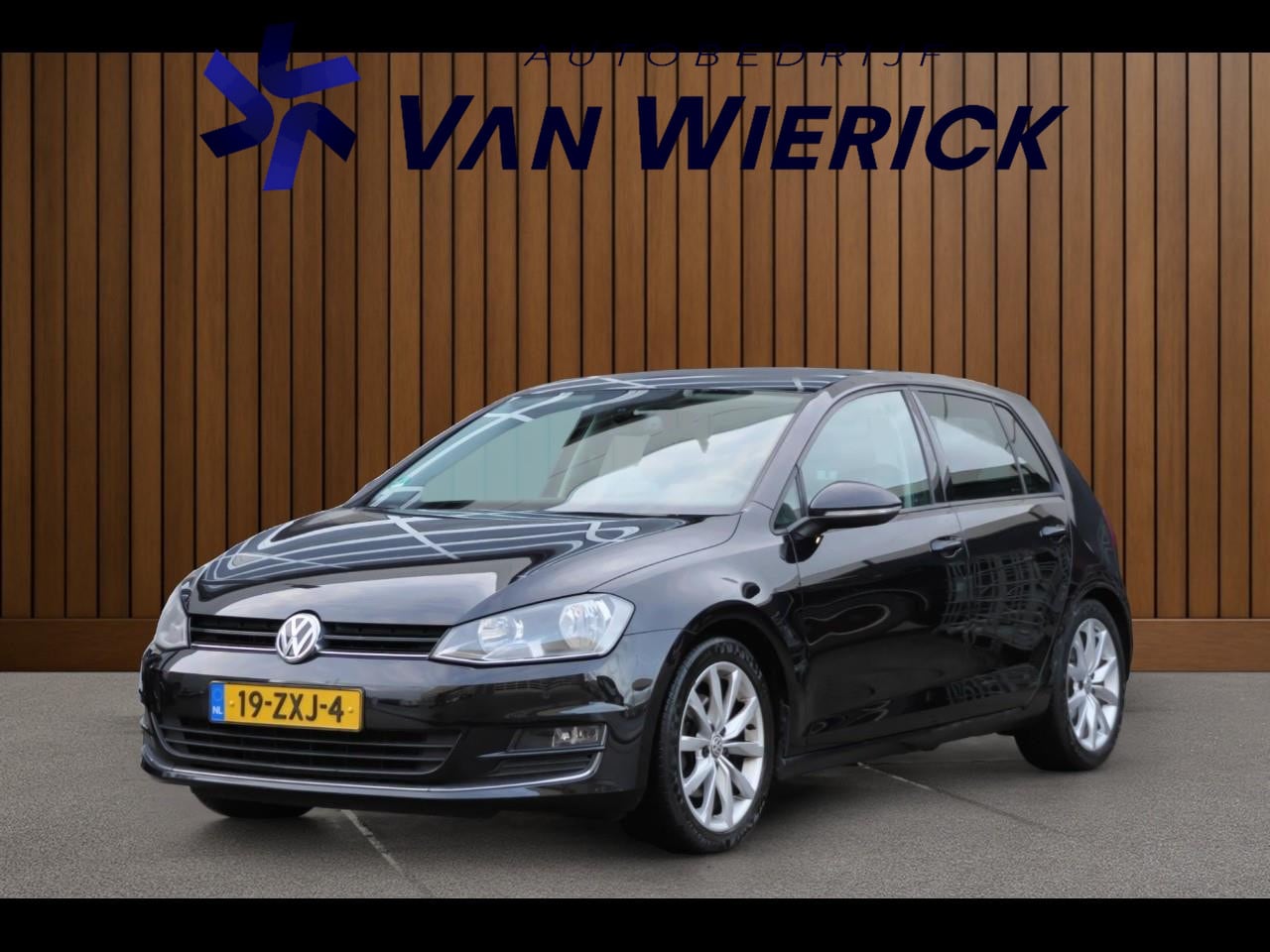 Volkswagen Golf - 1.4 TSI Highline 122PK! | Cruise | Navi | Bluetooth | Trekhaak - AutoWereld.nl